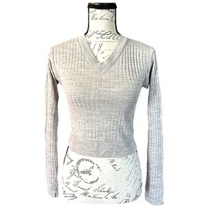 BP Reagan NWT Grey Heather V-
Neck Sweater XS